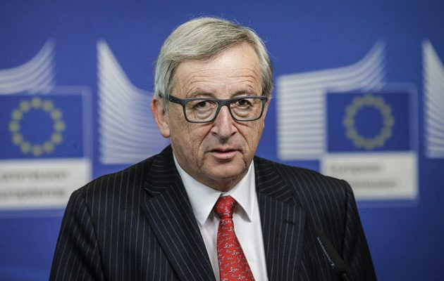 «Ντίρλα» πάλι ο Γιούνκερ – Παραπατάει και χαιρετάει στρατιωτικά Τουσκ και Τζεντιλόνι (βίντεο)